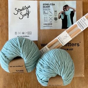 We Are Knitters Strelitzia Scarf Kit